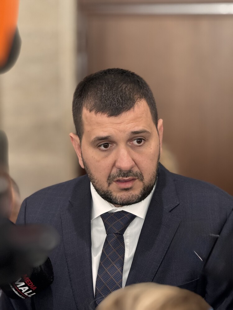 Continue the Change - Democratic Bulgaria Submits Bills Aimed at Reducing Government Spending