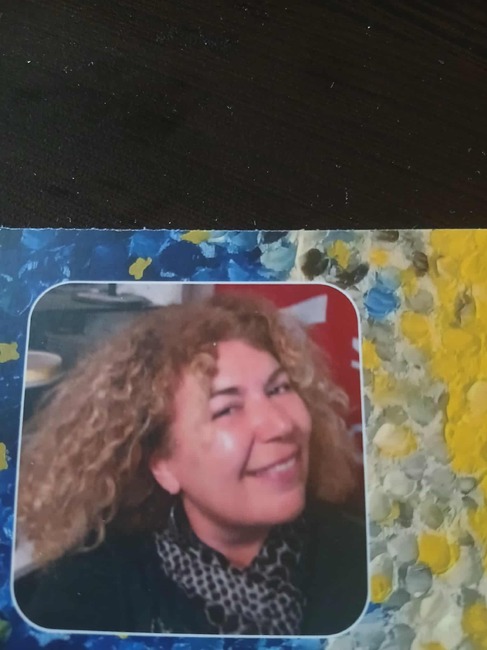 Българката Деси Цветкова, която живее в Брюксел, представя днес в София стихосбирката си „Звездно пристанище“