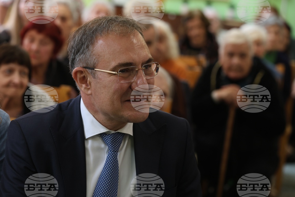 Minister Gutsanov Proposes Raising Maternity Allowances in Second Year to BGN 1,100