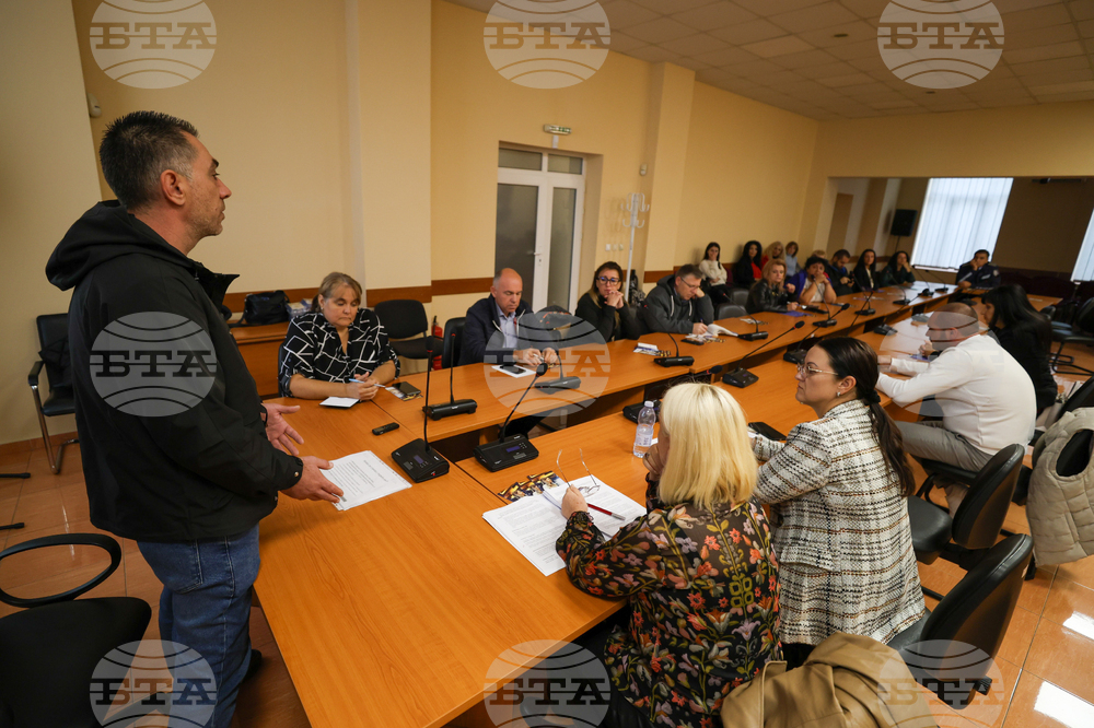 Санкциите, двойното етикетиране и начисляване на такса "броене" бяха обсъдени на срещите за еврото в Ямбол, Алфатар, Доспат, Свиленград, Тетевен и Разлог