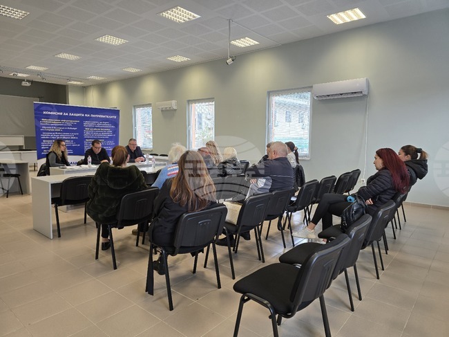 Обозначаването на цените, безкасовите плащания и защитата на потребителите бяха обсъдени на срещи за еврото в Сливен, Горна Малина, Исперих и Стрелча