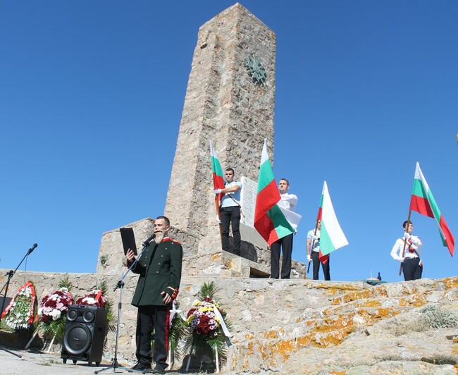 Община Свиленград: С поклонение пред героите и благодарствен молебен Свиленград чества своя празник