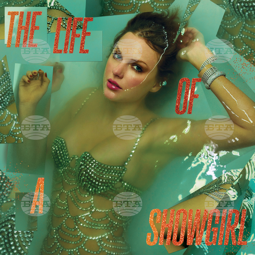 Тейлър Суифт остава начело на Billboard 200 с албума The Life of a Showgirl за трета поредна седмица