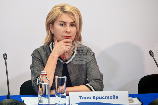 Въвеждането на еврото е общо усилие на държавата, на общините, на бизнеса, на гражданите, каза кметът на Габрово Таня Христова