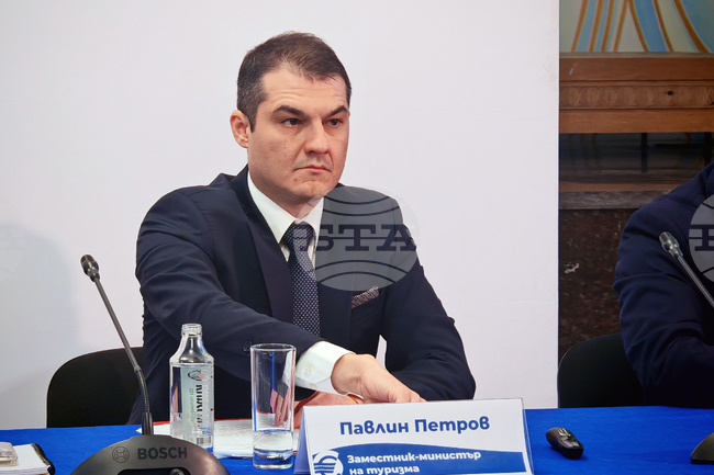 С въвеждането на еврото България ще се позиционира по-добре в европейското семейство като дестинация за туризъм, каза зам.-министър Павлин Петров