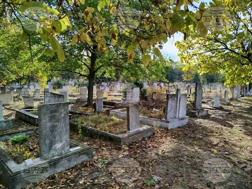 Отменя се входната такса за моторни превозни средства в гробищния парк на Кърджали