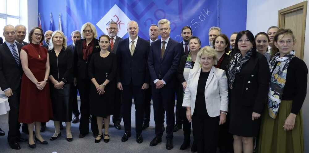 PM Zhelyazkov, EU Ambassadors Discuss Bulgaria’s Euro Adoption, Schengen Membership Benefits