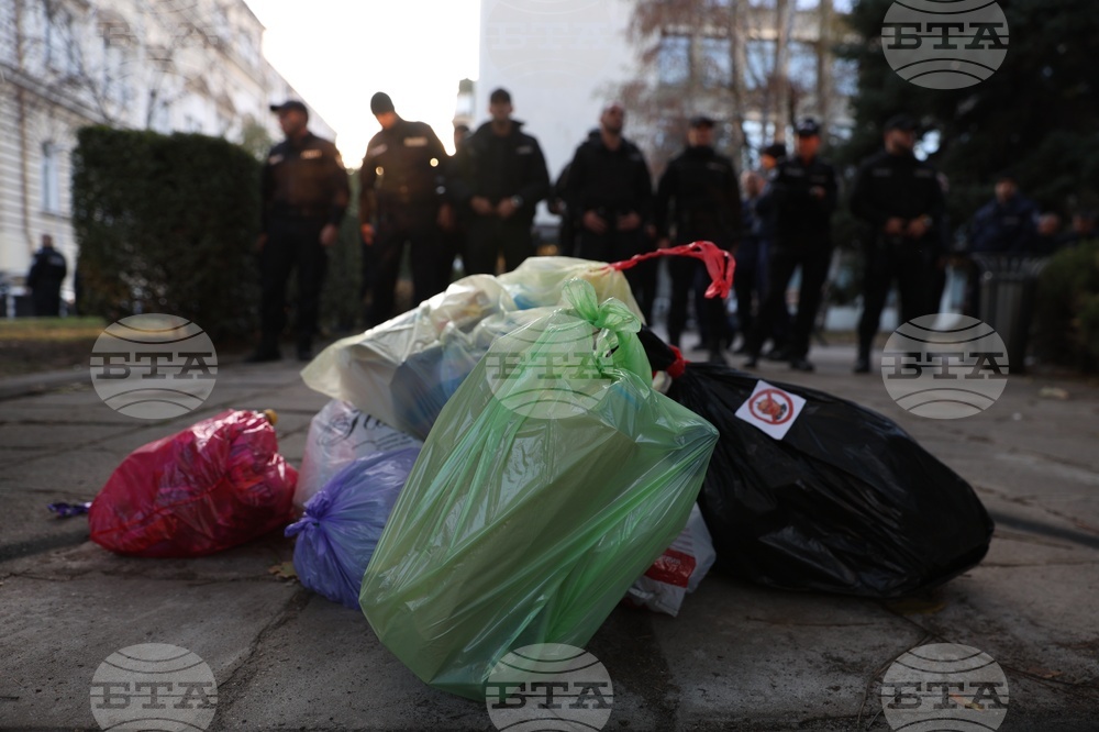 Protest Mottoed "Trash for the Trash" Held in Front of MRF-New Beginning Headquarters in Sofia