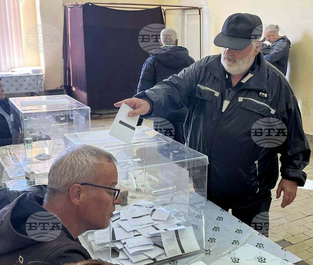 От 42, 32 до 47, 79 процента е избирателната активност в трите села в област Хасково с предсрочен частичен вот за кмет на населено място