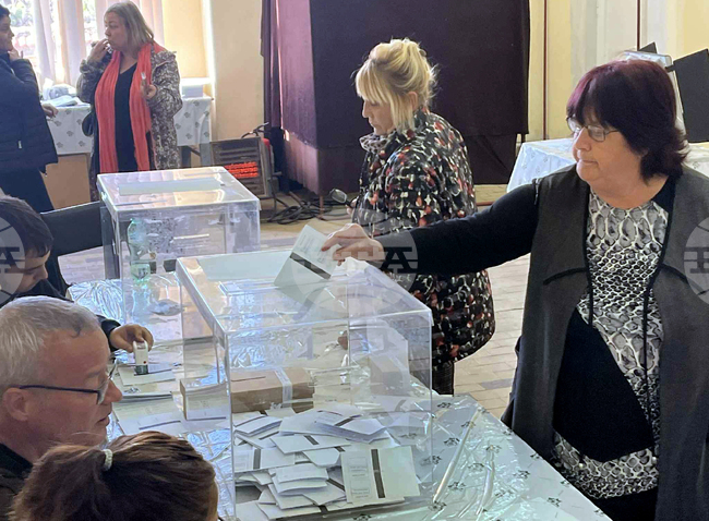 Към 16:00 часа избирателната активност на балотажа за кмет в димитровградското село Черногорово е 46,78 процента