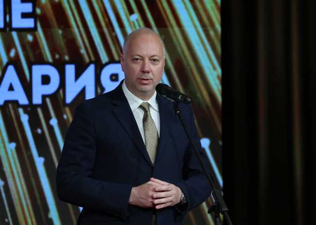 Правителството стартира мандата си с политическа заявка за спиране на непрекъснатия изборен цикъл, каза Росен Желязков в Албена