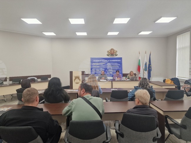 Сроковете за въвеждане на еврото, плащането с банкови карти, санкциите при нарушения бяха основните теми на информационна среща в Завет