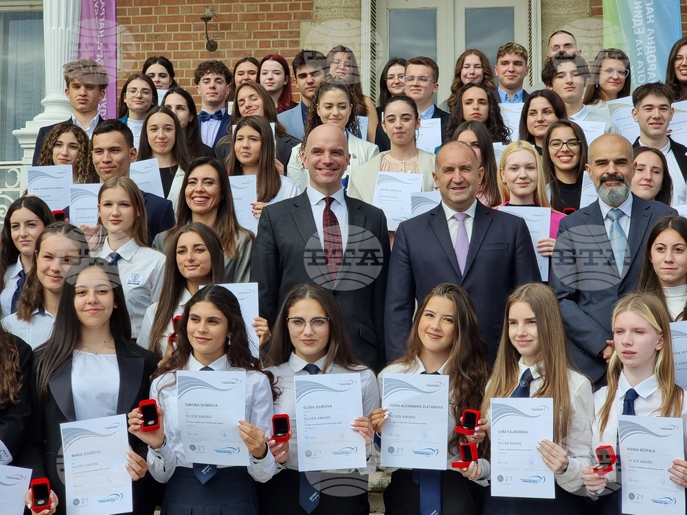 President Radev Distinguishes Young Participants in The Duke of Edinburgh’s International Award-Bulgaria