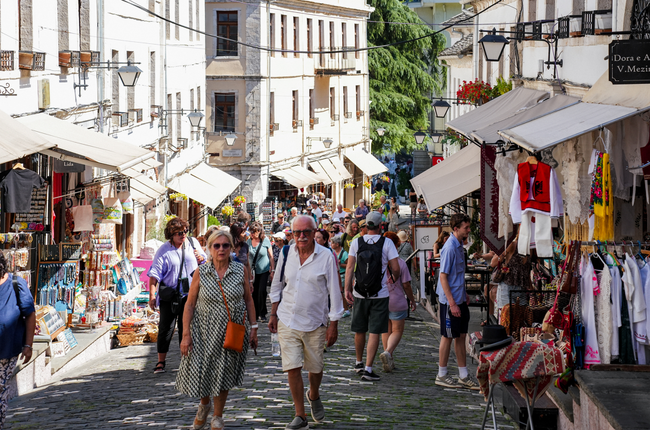 АТА: Албанският град-музей Гирокастра е привлякъл над половин милион туристи досега през 2025 г.