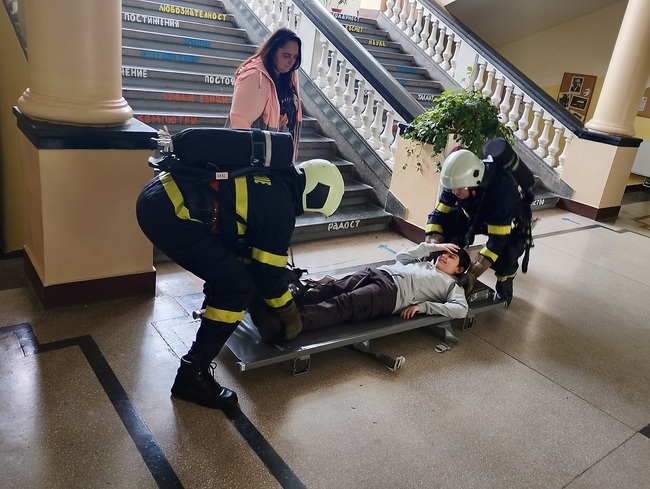 Учебна евакуация в условия на земетресение и възникнал пожар се проведе в ОУ „Йордан Йовков“