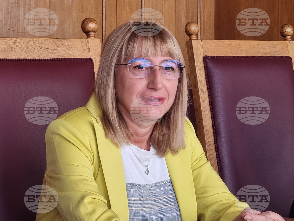 Директорът на РЗИ-Велико Търново д-р Евгения Недева излезе с позиция за исканата ѝ оставка и заяви, че институциите не бива да бъдат употребявани за политически цели
