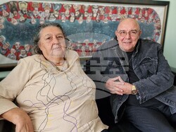 Авторът Богдана Костуркова и режисьорът Калин Сърменов представят „Политическо сатирично кабаре – 2025. В името на народа!“, снимка – Даниел Димитров/БТА