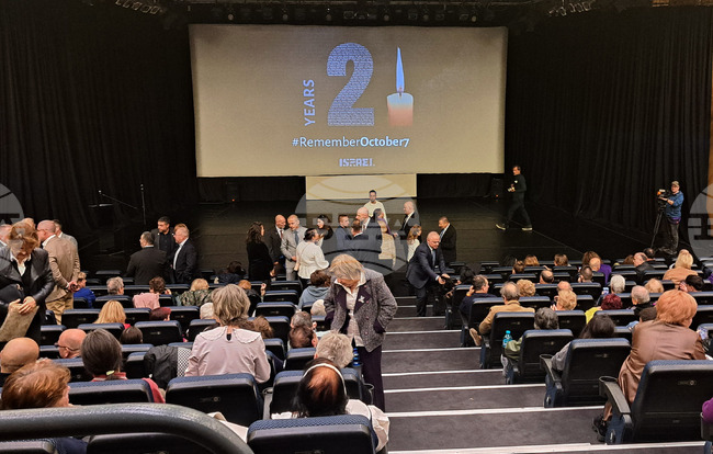 Ще заснема финала на филма „Писмо до Давид”, каза режисьорът Том Шовал в София