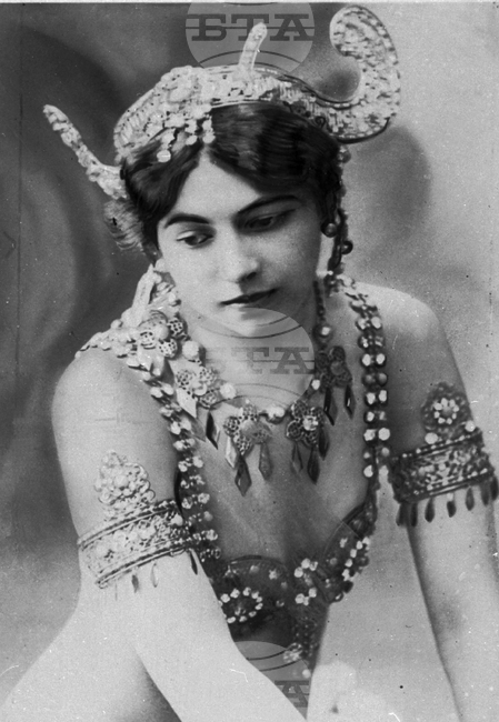 Сградата, в която е родена Мата Хари, изгаря на 19 октомври 2013 г.