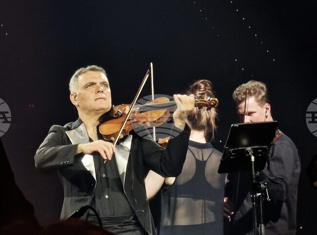 Феновете за Васко Василев: Великолепен, зареждащ, извънземен, еликсир за душата...