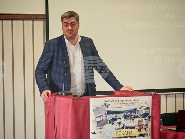 Това, което правят адвокатите, има огромно значение, не трябва да спират да се борят с неправдите, каза кметът на Дряново Трифон Панчев