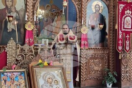 Шумен - църква "Свети Три Светители“ - неделна служба
