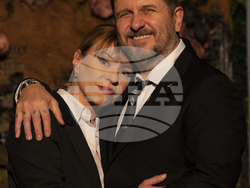 „Необвързани“ в Младежия театър, снимка – Младежки театър/Гергана Дамянова