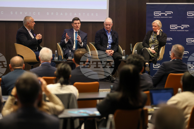 Състоянието на обществените медии бе обсъдено в първия панел на Годишната конференция на Международната асоциация на обществените медии