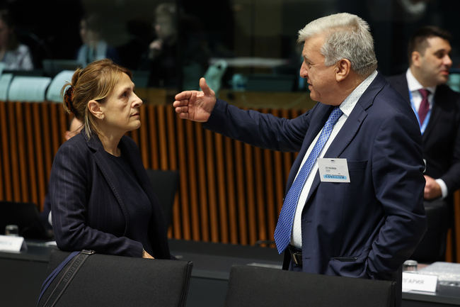 Bulgarian Environment Minister Highlights Water Cycle Restoration, Clean Water Access as Key to EU Sustainability