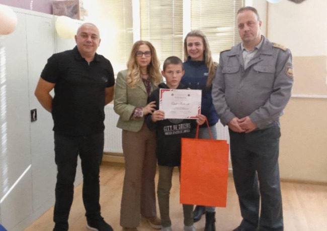 14-годишно дете от Центъра за специална образователна подкрепа в Търговище е отличено с поощрителна награда в Националния конкурс за детска рисунка „С очите си видях бедата“