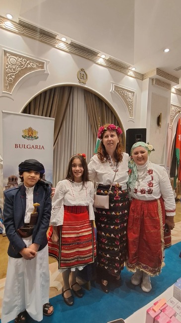 Учениците от училище „Св. св. Кирил и Методий“ в Йордания участваха в международен дипломатически базар