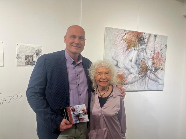Посланикът на България в Аржентина Стоян Михайлов беше гост на откриването на изложба на художничката от български произход Стела Сиди