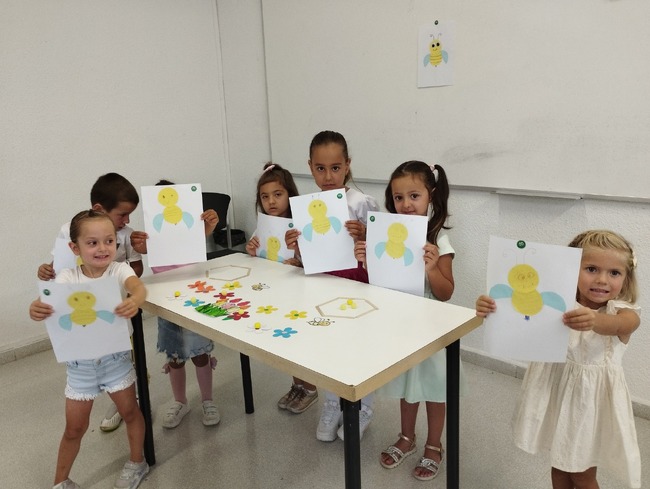 Занятие, посветено на пчелите беше организирано в подготвителната група „Пчеличка“ към Българското училище „Паисий Хилендарски“ в Памплона