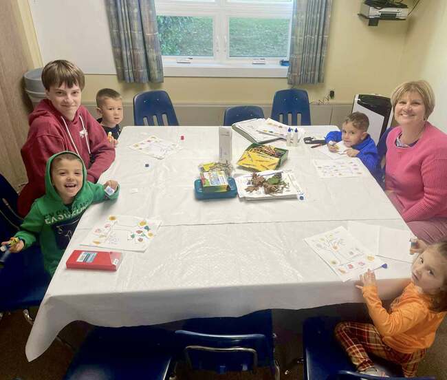 Занимания, свързани с есента и буквите се състояха в Българското училище „Св. св. Кирил и Методий“ в Кейп Код, САЩ