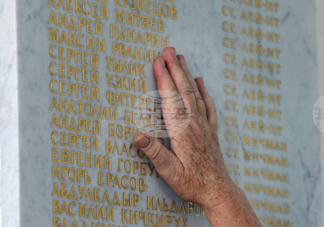 Преди 25 години вадят първите тела на моряци от потъналата в Баренцово море подводница “Курск”