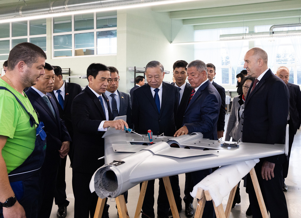 President Radev, Vietnam’s Communist Party Secretary General Visit Bulgarian Unmanned Aircraft System Producer