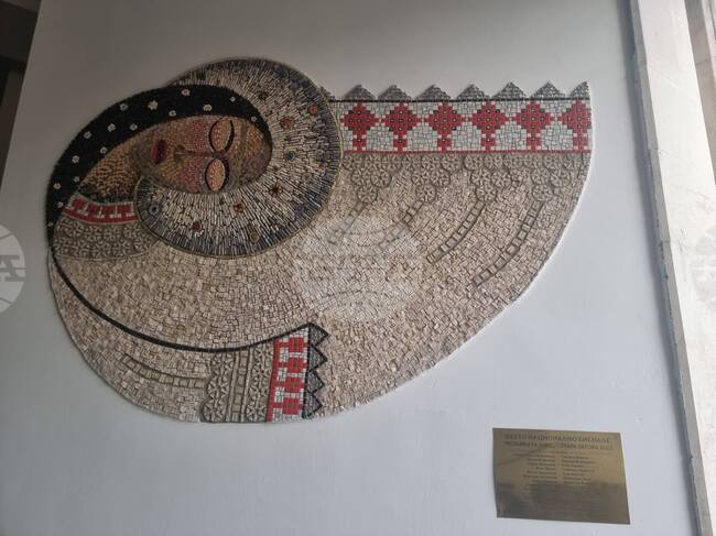 Паното „Неродена мома“, създадено по време на Шестото национално биенале „Мозайката днес“, беше официално открито