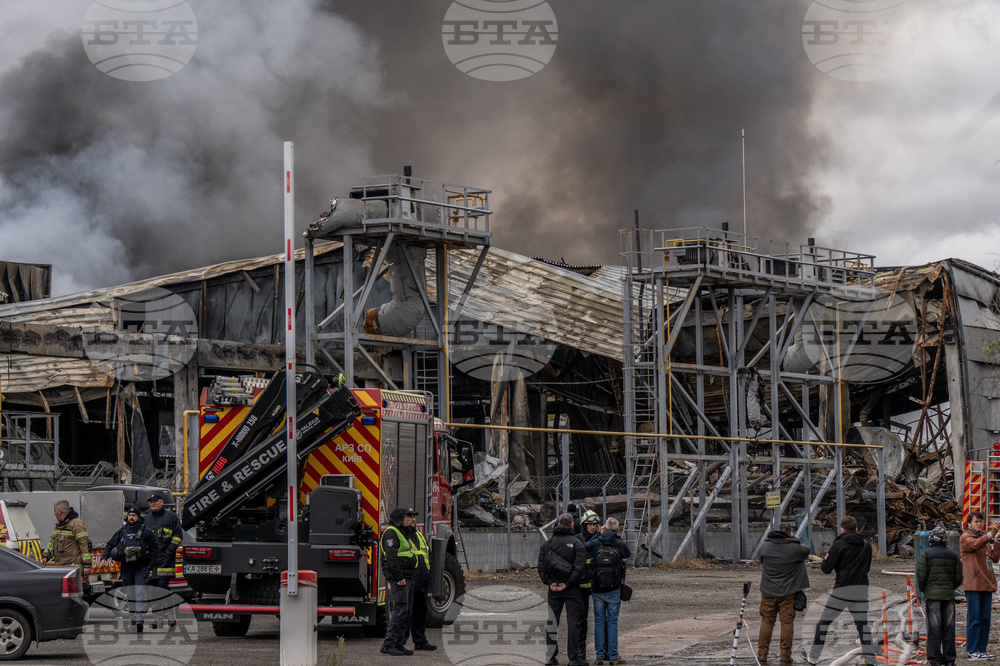Най-малко трима загинали и 29 ранени при атака на руски дронове срещу Киев, съобщават украинските власти