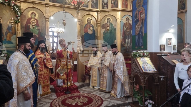 С тържествена литургия Белово отбеляза 100-годишнината на православния храм "Света Троица"