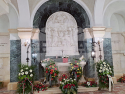 Хърватия - Джаково - епископ Йосип Юрай Щросмайер - почит