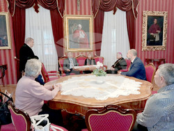 Хърватия - Джаково - епископ Йосип Юрай Щросмайер - почит