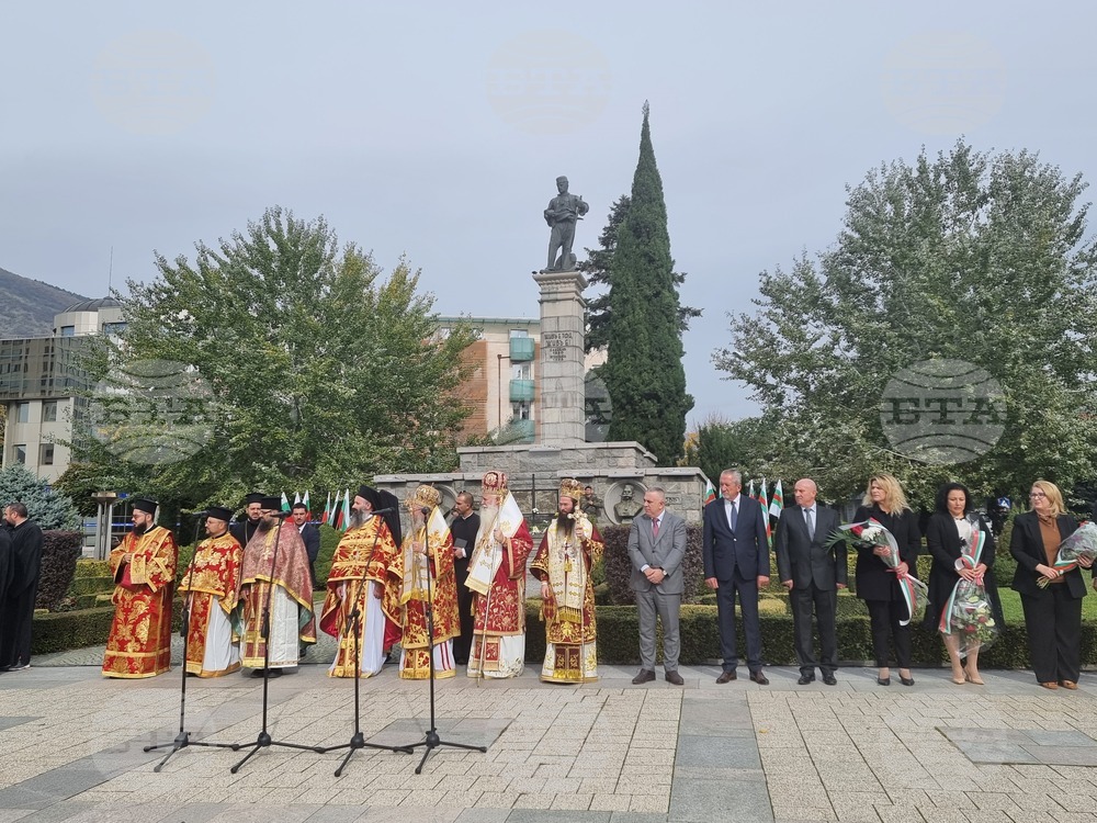 Мечтата ми за Сливен е да бъде град с богати традиции, но и модерен, и растящ, каза за празника на града кметът Стефан Радев