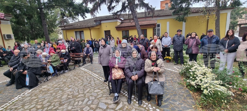 Село Калипетрово - Димитровден - литургия