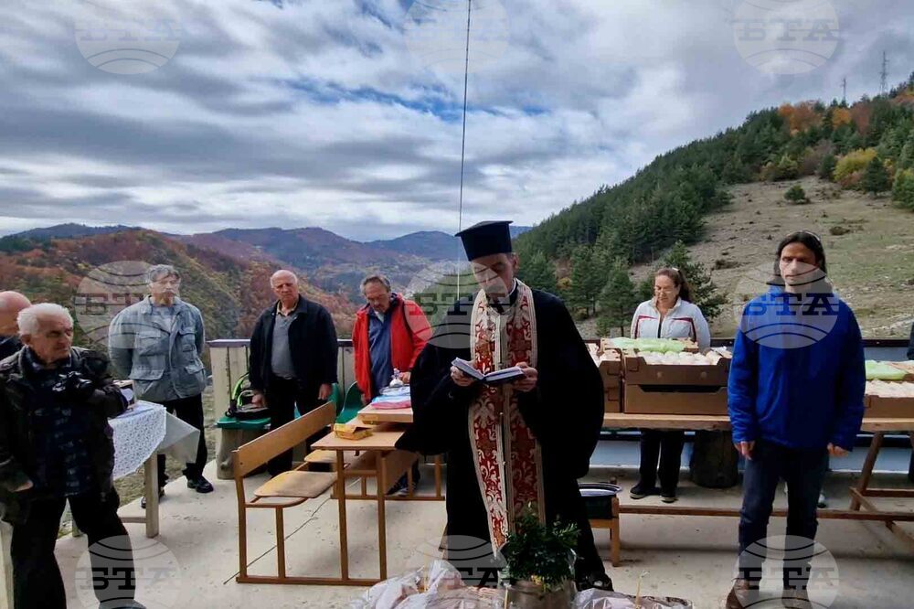 Смолян - Димитровден - 19-метров кръст - освещаване