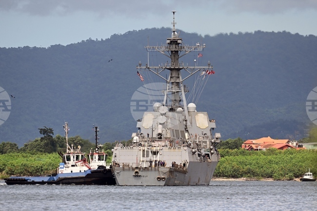 Венецуела предприема стъпки за прекратяване на газовите споразумения с Тринидад и Тобаго, след като страната прие американски военен кораб