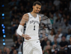 Nets Spurs Basketball