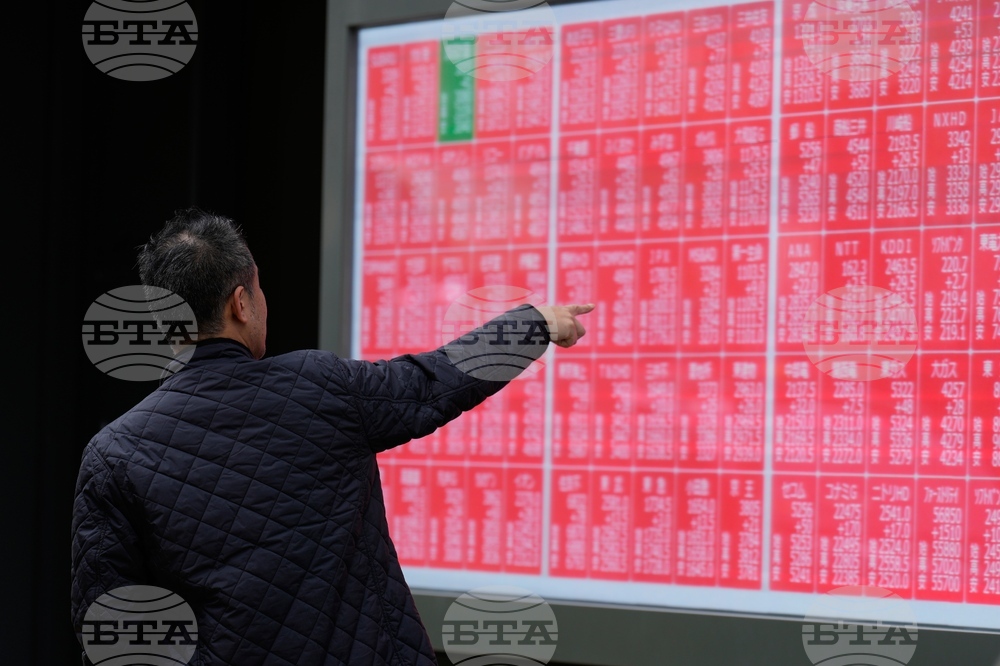 Водещият японски борсов индекс Nikkei 225 затвори за първи път над 51 000 пункта след исторически връх за трети пореден ден на Уолстрийт