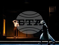 „Фейк" от Лиза Шопова, информират от театър „Българска армия“, снимки – театър „Българска армия“/ Борис Урумов