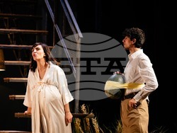 „Фейк" от Лиза Шопова, информират от театър „Българска армия“, снимки – театър „Българска армия“/ Борис Урумов