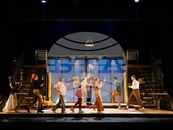 „Фейк" от Лиза Шопова, информират от театър „Българска армия“, снимки – театър „Българска армия“/ Борис Урумов